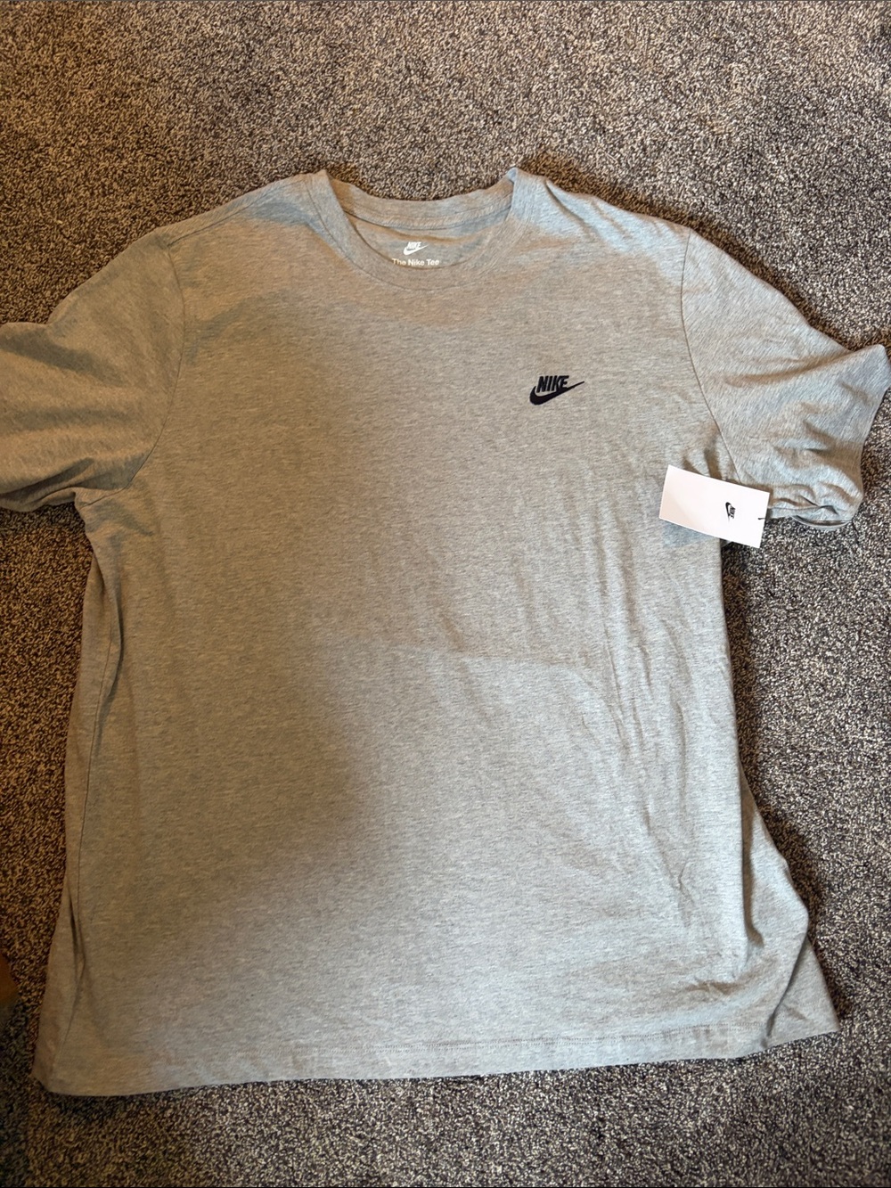 NWT Nike Men’s Gray Short-Sleeve Crewneck T-Shirt with Small Logo